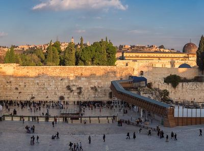 Melihat Perbedaan Dome of the Rock dan Masjid Al Aqsa di Yerusalem