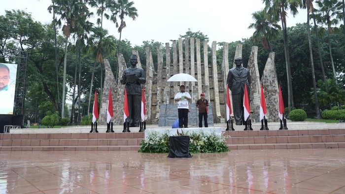 Menag Yaqut Cholil Qoumas saat memberi amanat dalam apel perayaan Hari Amal Bakti (HAB) ke-78 Kemenag di Jakarta, Rabu (3/1/2024).