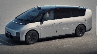 Dikutip dari Carnewschina, Li Auto Mega diposisikan sebagai big MPV, dengan dimensi panjang 5.350 mm, lebar 1.965 mm, tinggi 1.850 mm, dan wheelbase 3.300 mm. Kalau dibandingkan, dimensinya mirip-mirip dengan dimensi Hyundai Staria, yang memiliki panjang 5.253 mm, lebar 1.997 mm, dan tinggi 1.990 mm. Foto: Carnewschina