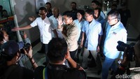 Gibran kembali menegaskan tidak ada kegiatan politik saat dirinya membagi-bagikan susu dalam kegiatan CFD di Jakarta beberapa waktu lalu. 