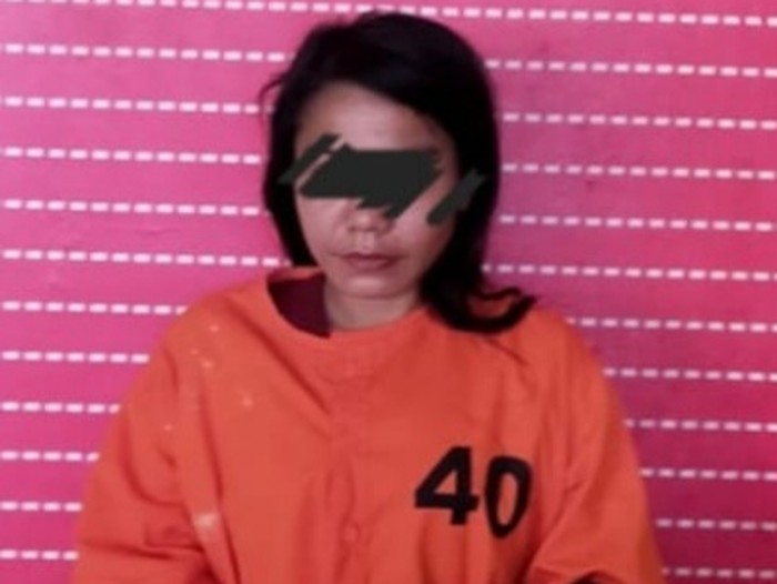 Pelaku Naila Putri saat diamankan.