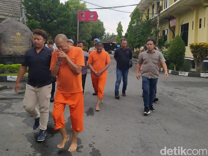 Pelaku penipuan yang diamankan Polresta Magelang dihadirkan dalam konferensi pers, Rabu (3/1/2024).