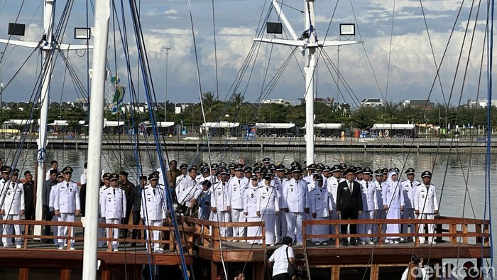 Pelantikan pejabat hasil mutasi Pemkot Makassar.