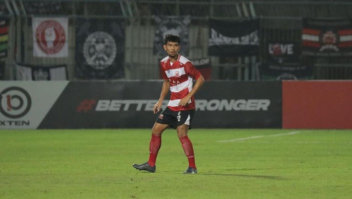 Pemain Madura United Anwar Rifai