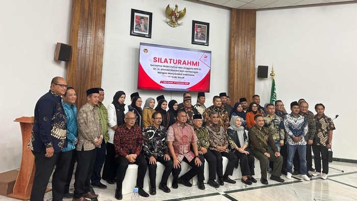 Pimpinan MPR Ahmad Muzani Bertemu WNI di Saudi