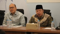Pimpinan Pondok Pesantren Buntet Cirebon, menyatakan dukungannya kepada pasangan capres-cawapres nomor urut 2, Prabowo Subianto-Gibran Rakabuming Raka pada pemilu 2024.