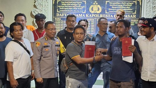 Polresta Denpasar melakukan mediasi terhadap warga yang terlibat keributan saat pergantian tahun di Banjar Tangtu, Desa Kesiman Kertalangu,Kota Denpasar. Mediasi dilakukan di Polresta Denpasar. (Dok. Polresta Denpasar)