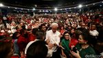 Potret Kompak Ganjar-Mahfud Hadiri Konser Lilin Putih