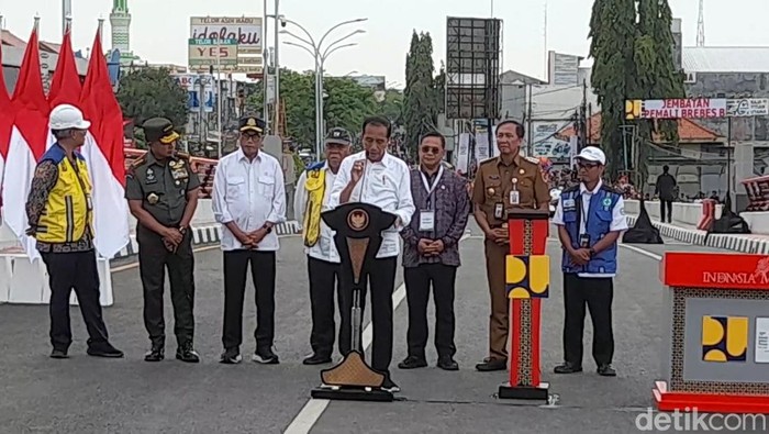 Presiden Jokowi meresmikan Jembatan Pemali di Pantura Brebes, Rabu (3/1/2024).