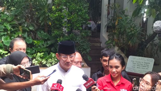 Sandiaga Uno hingga Jusuf Kalla melayat ke rumah duka Rizal Ramli (Annisa Aulia/detikcom)