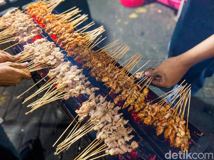 Gurih Pedas Sate Mas Eco yang Hits di Jakarta Selatan