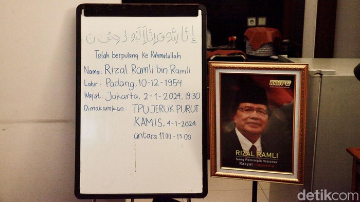 Suasana Terkini Rumah Duka Rizal Ramli Jenazah eks Menko Maritim RI Rizal Ramli disemayamkan di rumah duka Jalan Bangka IX, Jakarta Selatan, Rabu (3/1/2024). Saat ini pelayat terus berdatangan ke rumah duka tersebut.