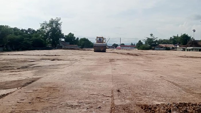 Proses pembangunan jalan tol Jogja-Solo.