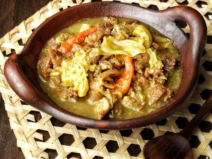 Tongseng Kambing Legendaris untuk Menu Makan Siang Ada di Sini