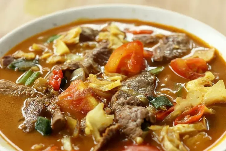 Tongseng Kambing Legendaris untuk Menu Makan Siang Ada di Sini