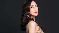 Ucie Sucita ternyata seorang pedangdut asal Sumedang. Menunjukkan keprihatinannya pada korban gempa, pedangdut ini kunjungi posko pengungsian. Foto: Instagram/ucie_sucita