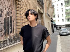 V BTS Tampil Gagah Pakai Seragam Hitam, Jadi Model Video Promosi Militer