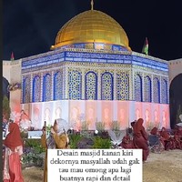 Acara pernikahan ini mengusung tema yang unik sehingga mencuri atensi warganet di TikTok. Pengantin mengusung tema Palestina dan menghadirkan replika Masjid Al Aqsa sebagai dekorasi. Foto: Dok. TikTok @ayidh_mua.
