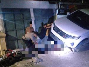 Pengemudi Diduga Mabuk, WR-V Tabrak Pemotor hingga Tewas di Gresik