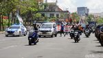 Suasana Demo Buruh di Surabaya Membuat Arus Lalin Macet