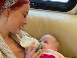 Amber Heard Umumkan Punya Bayi Kembar di Hari Ibu, Kini Punya 3 Anak