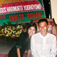 Melalui akun Instagram pribadi Annisa membagikan foto jadul momen bucin dirinya ke Agus Yudhoyono saat masih pacaran. Dalam keterangan foto Annisa menjelaskan bahwa foto-foto tersebut diambil di momen Agus naik pangkat menjadi Letnan satu. Foto: Instagram/@annisayudhoyono