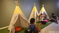 Berlokasi di Gedung D Galeri Nasional, ruangan ini disulap menjadi tempat bermain anak.