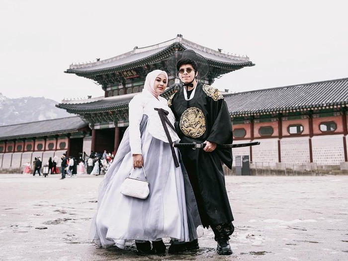 Aurel Hermansyah dan Atta Halilintar menikmati liburan di Korea Selatan.