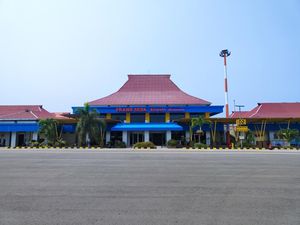 Nam Air-Wings Air Batalkan Penerbangan ke Maumere Imbas Letusan Lewotobi