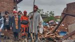 Potret Ganasnya Puting Beliung Hancurkan Rumah di Indramayu