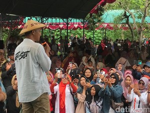Singgung Minat Bertani, Ganjar Pamer Program 1 Keluarga Miskin 1 Sarjana
