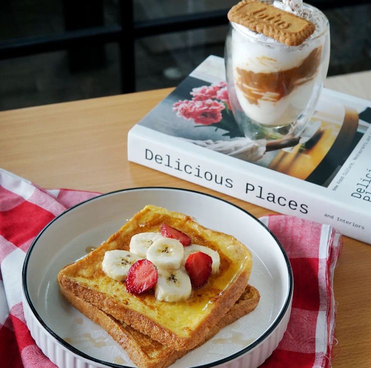 D'Coffee Cup, kafe 24 Jam di Surabaya.