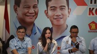 Pengamat Politik Budiman Sudjatmiko, Wakil Komandan TKN Golf Rumah Besar Relawan Prabowo 08 Tjut Andjani Yuzar, Konsultan Politik Cyrus Network Hasan Nasbi dan Direktur eksekutif Indo Barometer Muhammad Qodari menjadi pembicara pada acara Ngobrol Bareng (Ngobar) Biru Ceria 02 di kantor Sekber Relawan Prabowo Gibran, Slipi, Jakarta Barat, Kamis (4/1/2023).