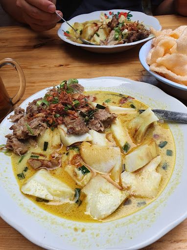 Empal gentong di Jakarta
