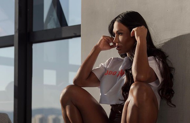 Selain SheHulk, Gracyanne Barbosa juga sering disebut sebagai Ratu Squat. Foto: Instagram @graoficial