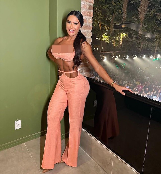 Gracyanne Barbosa adalah influencer asal Brasil dengan lebih dari 10 juta follower di Instagram. Gracyanne jadi sorotan karena bentuk tubuhnya yang sangat kekar. Foto: Instagram @graoficial