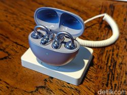 Penampakan Huawei FreeClip, TWS Berdesain Mirip Anting