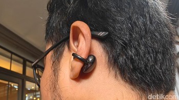Kombinasi dari tiga bagian yang menjadi satu dalam desain yang inovatif ini juga membuat FreeClip tidak mudah jatuh saat digunakan bahkan saat berolahraga. Foto: Adi Fida Rahman/detikINET