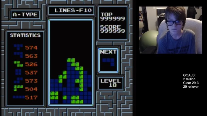 Gokil banget, seorang gamer asal Amerika Serikat berhasil membuat rekor luar biasa. Dirinya menjadi manusia pertama di dunia, yang mengalahkan game Tetris. Namanya ialah Willis Gibson. Mengejutkannya lagi, usianya masih tergolong sangat muda yakni baru 13 tahun.