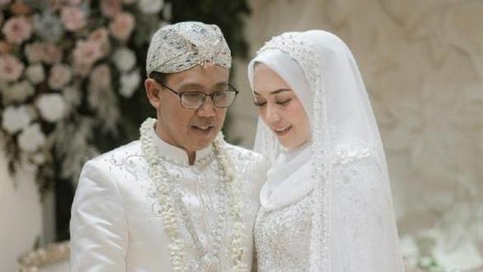 Iskandar dan Anne Ratna Mustika saat menikah.