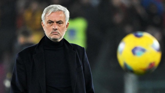 Soccer Football - Serie A - AS Roma v Napoli - Stadio Olimpico, Rome, Italy - December 23, 2023 AS Roma coach Jose Mourinho before the match REUTERS/Alberto Lingria