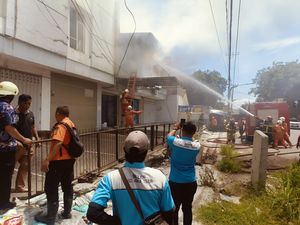 Tiga Ruko di Surabaya Terbakar, 1 Orang Luka