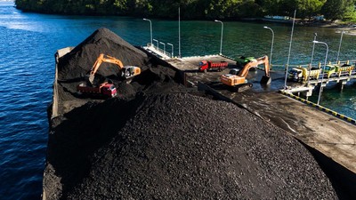 Kebutuhan Batu Bara Meningkat, Begini Proses Bongkar Muat di PLTU Tidore