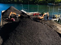 Kebutuhan Batu Bara Meningkat, Begini Proses Bongkar Muat di PLTU Tidore