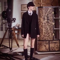 Inilah koleksi-koleksi terbaru Christian Dior Pre Fall 2024. Untuk koleksi pra musim gugur Dior, Maria Grazia Chiuri terinspirasi oleh Marlene Dietrich, aktris lawas yang populer di tahun 30-an dan 40-an. Foto: Dok. Christian Dior.