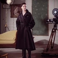 Inilah koleksi-koleksi terbaru Christian Dior Pre Fall 2024. Untuk koleksi pra musim gugur Dior, Maria Grazia Chiuri terinspirasi oleh Marlene Dietrich, aktris lawas yang populer di tahun 30-an dan 40-an. Foto: Dok. Christian Dior.