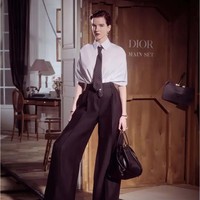 Inilah koleksi-koleksi terbaru Christian Dior Pre Fall 2024. Untuk koleksi pra musim gugur Dior, Maria Grazia Chiuri terinspirasi oleh Marlene Dietrich, aktris lawas yang populer di tahun 30-an dan 40-an. Foto: Dok. Christian Dior.