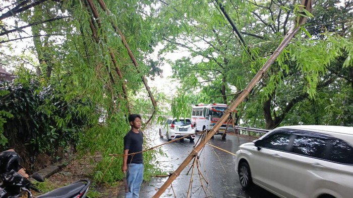 Kondisi lalin jalur Jogja-Wonosari di Bokong Semar saat ini, Kamis (4/1/2024).