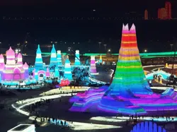 Menakjubkannya Kota Es Terbesar di Dunia Made in China