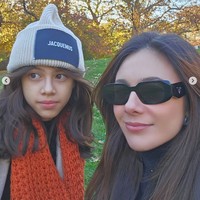 Makin cantik seperti sang mama, penampilan London pun kerap banjir pujian. Tak sedikit yang memuji penampilan adik dari Shalom Razade itu. Foto: Instagram/@londonisnthere/@wulanguritno